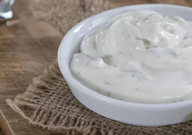 Cómo hacer salsa de queso azul