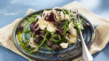 Ljummen sallad med rödbetor och fetaost