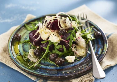 Ljummen sallad med rödbetor och fetaost