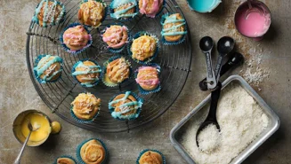 Små bullar med kokosglasyr