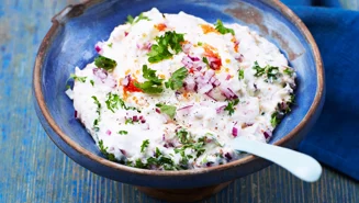 Grekisk kaviardipp med rödlök