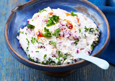 Grekisk kaviardipp med rödlök