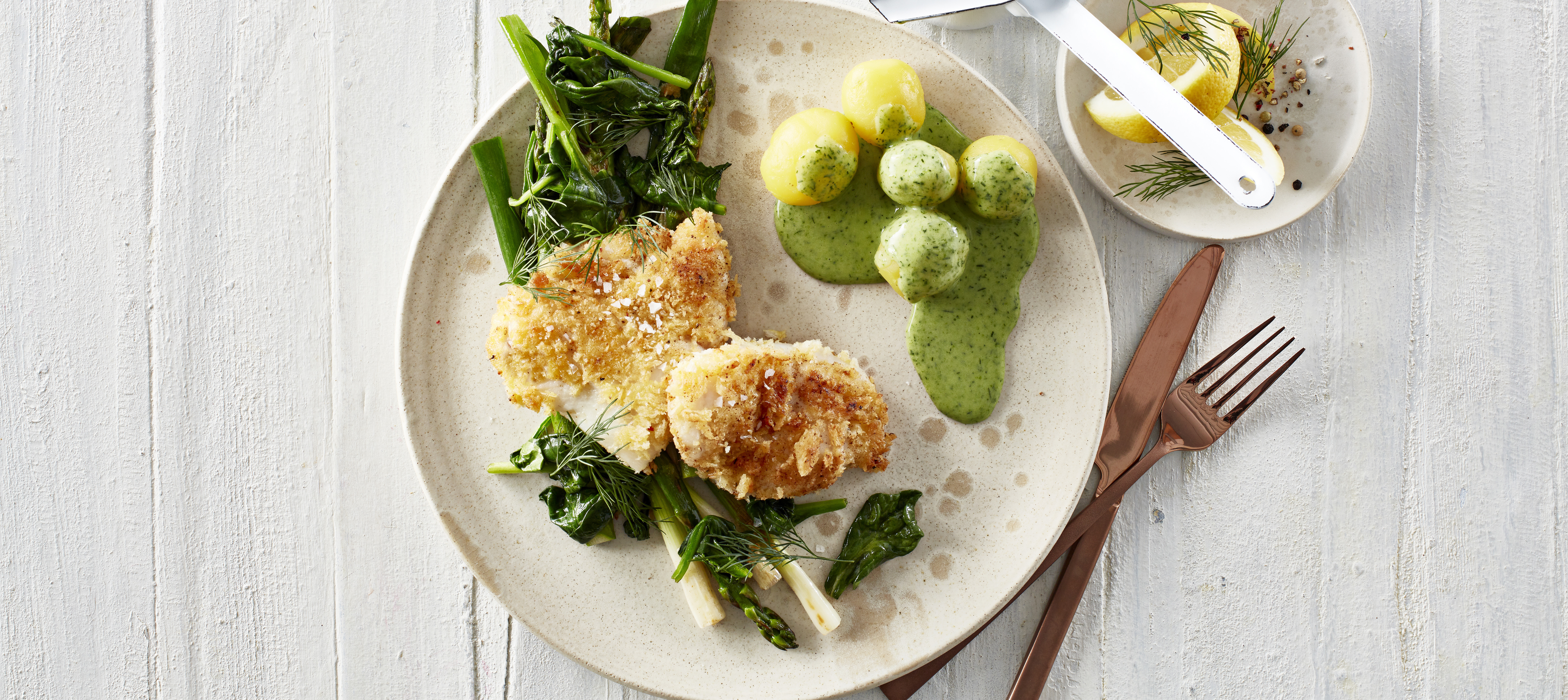 Fiskefileter med grøn sauce