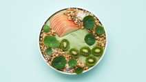 Smoothie bowl med skyr, avocado og spinat