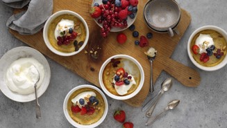 Ostkaka med bärtopp