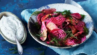 Sallad med betor, äpple och dill