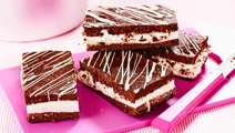 Glassandwich med chokladbotten