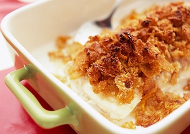 Maissihiutaleilla kuorrutettu kala