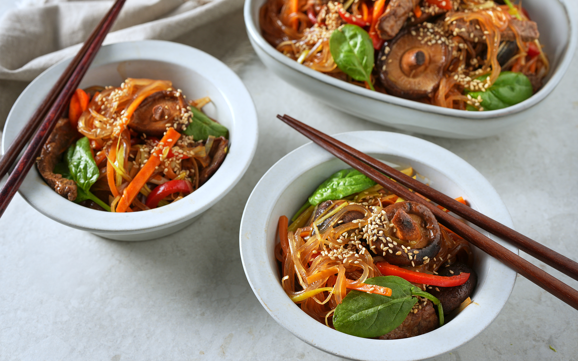 Japchae - sötpotatisnudlar med svamp och biff