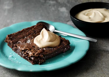Kladdkaka i långpanna med kolakvarg