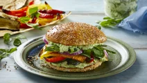 Burger med grillede grøntsager