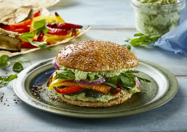 Burger med grillede grøntsager