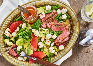 Biffsallad med citrus och vitost