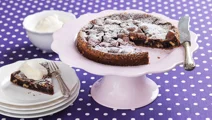 Kladdkaka med valnötter och marshmallows