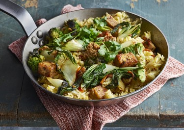 Fried rice med paneer och pak choi