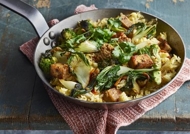 Paistettu riisi paneer-juustolla