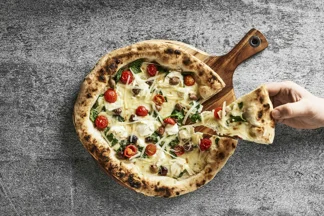 Spinach & Tomato Pizza