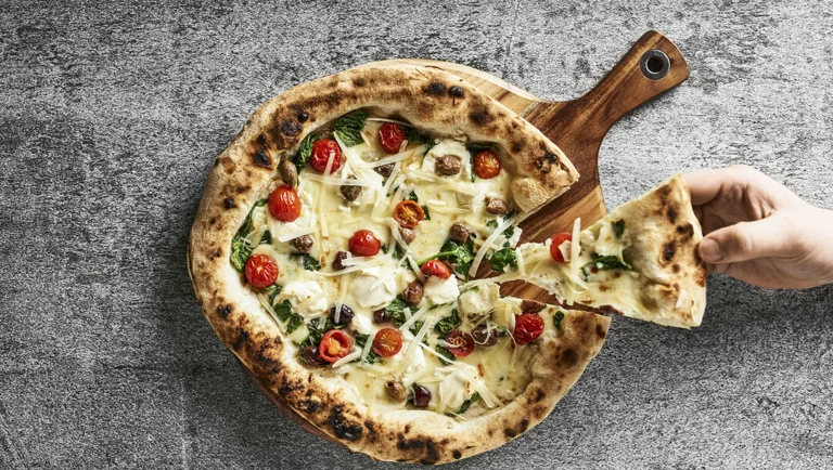 Spinach & Tomato Pizza