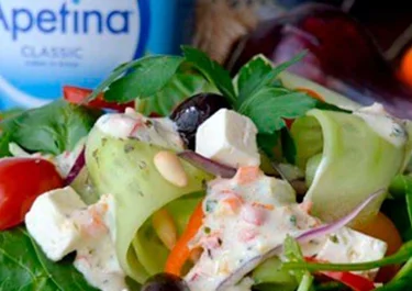 Ensalada Griega con queso Apetina