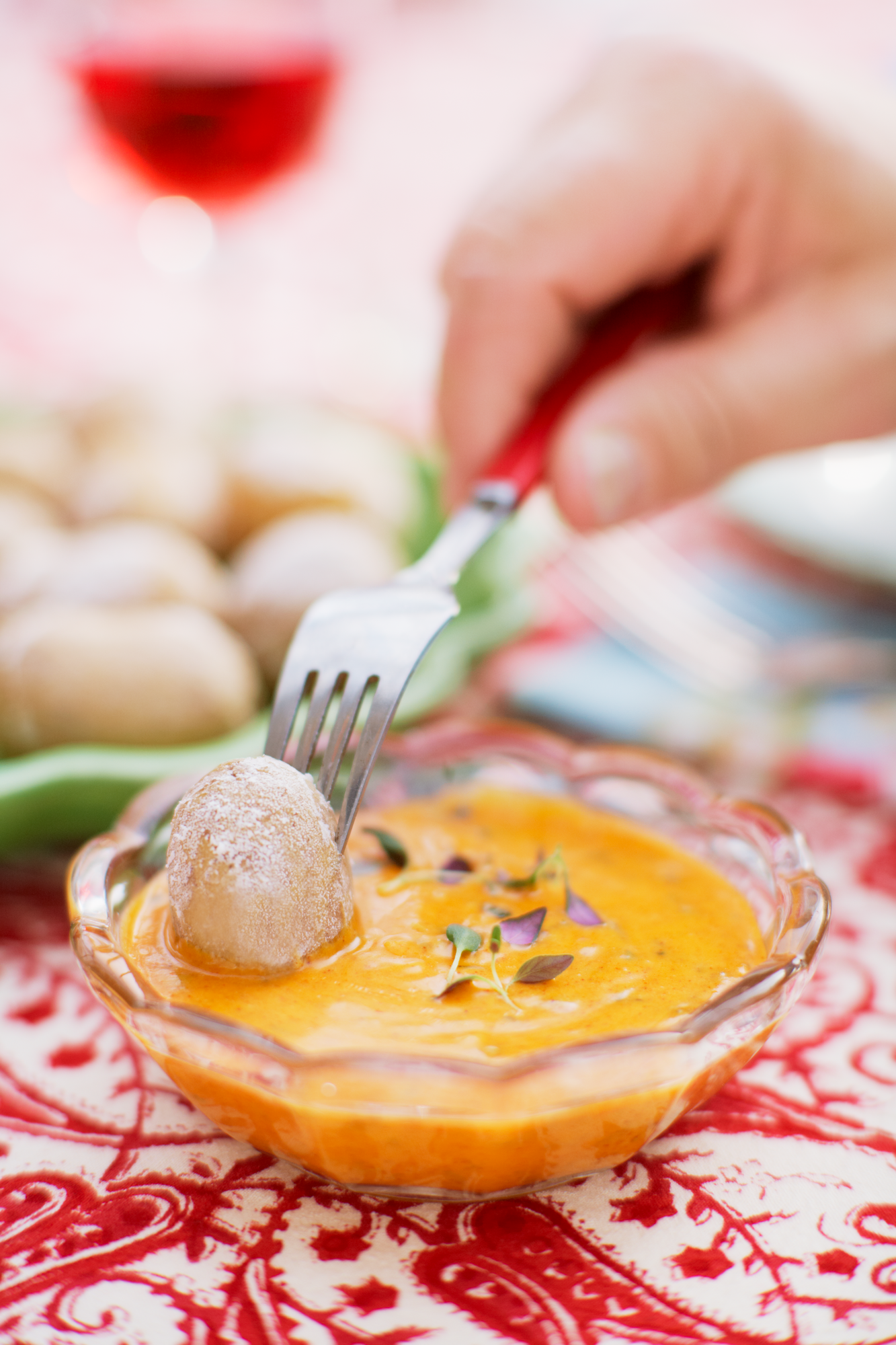 Saltkogte kartofler med mojo rojosauce