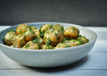 Smörslungad färskpotatis