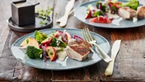 Sprængt andebryst med peberrodssauce