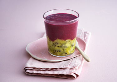Bärsmoothie med ingefära och rödbeta