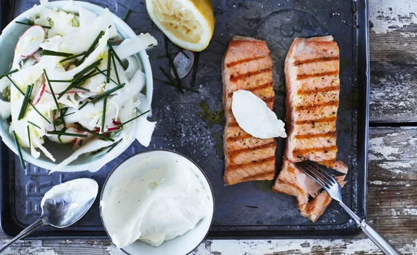 Grilled salmon with crispy salad