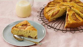 Äppelkaka med kanel och kardemumma