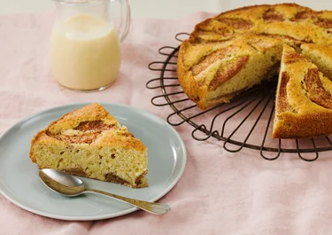 Äppelkaka med kanel och kardemumma