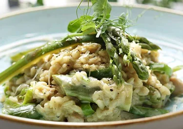 Risotto de espárragos trigueros con queso