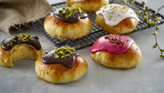 Fastelavnsboller med creme