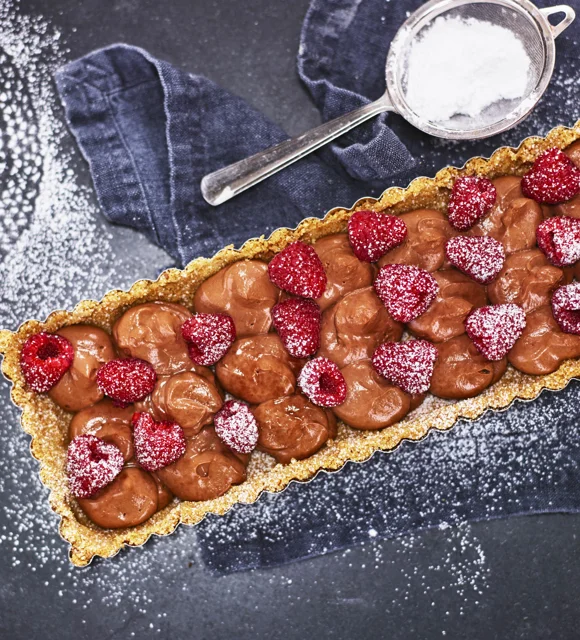 Schokoladen-Tarte mit Himbeeren
