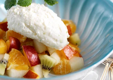 Fruktsallad med vitostmousse