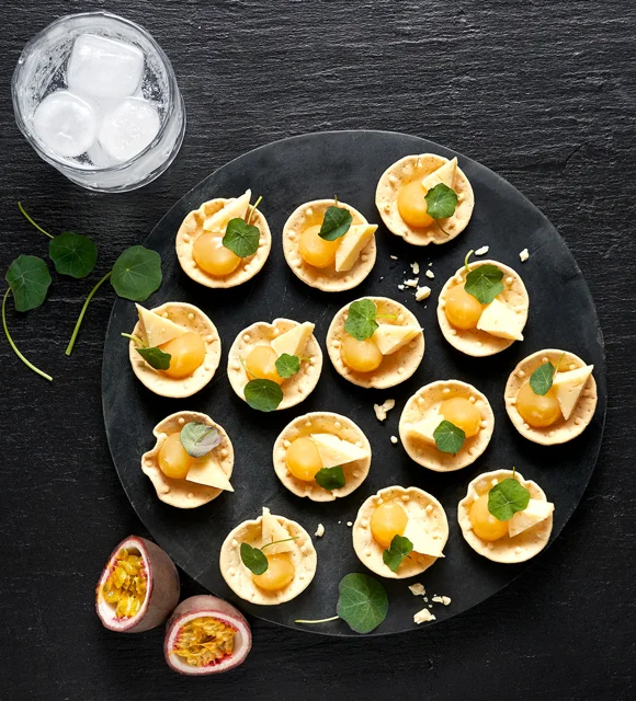 Croustades avec curd au fruit de la passion et chili