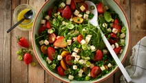 Sommersalat med jordbær