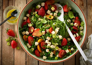 Sommersalat med jordbær