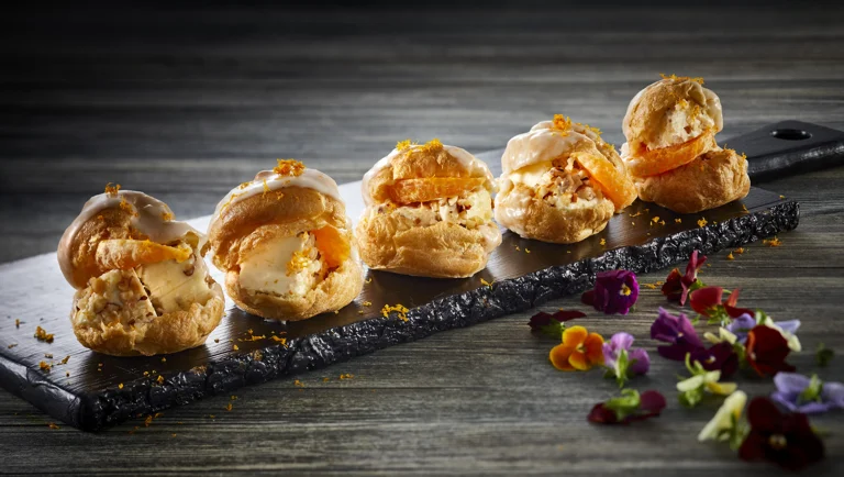 Brandteig mit Ananas-Frischkäse