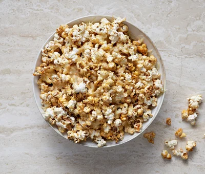 Popcornia ja Castello Cheddar ‑juustoa