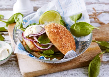 Fiskburgare med limedressing