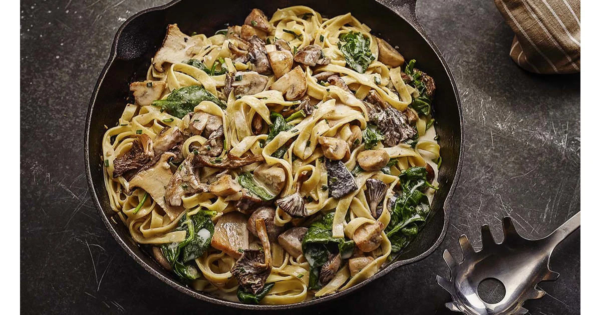 TAGLIATELLE MED SVAMPE OG SPINAT