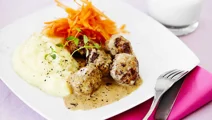 Köttbullar i lingon- och timjansås