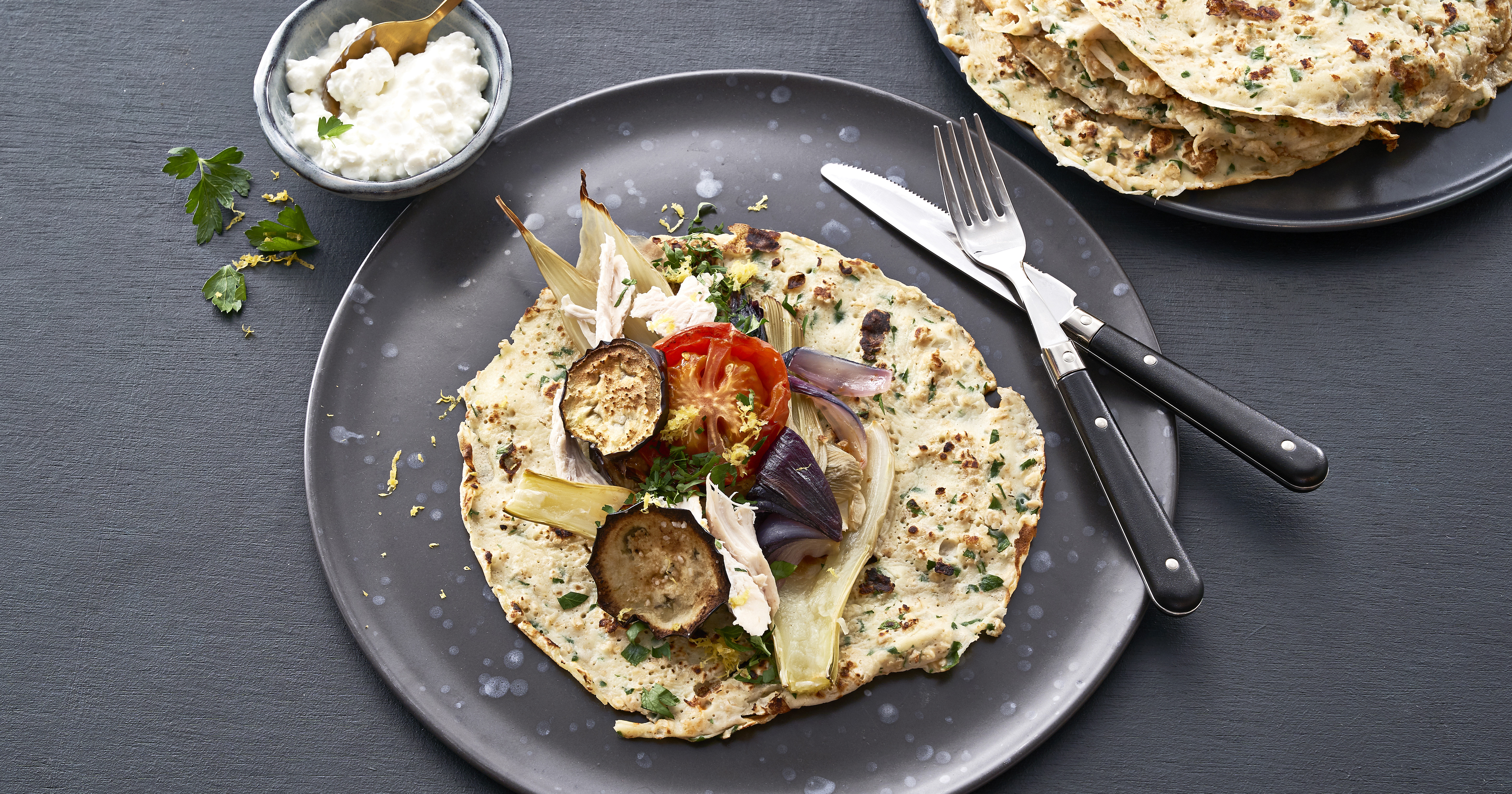 Madpandekager med kylling og bagte grøntsager