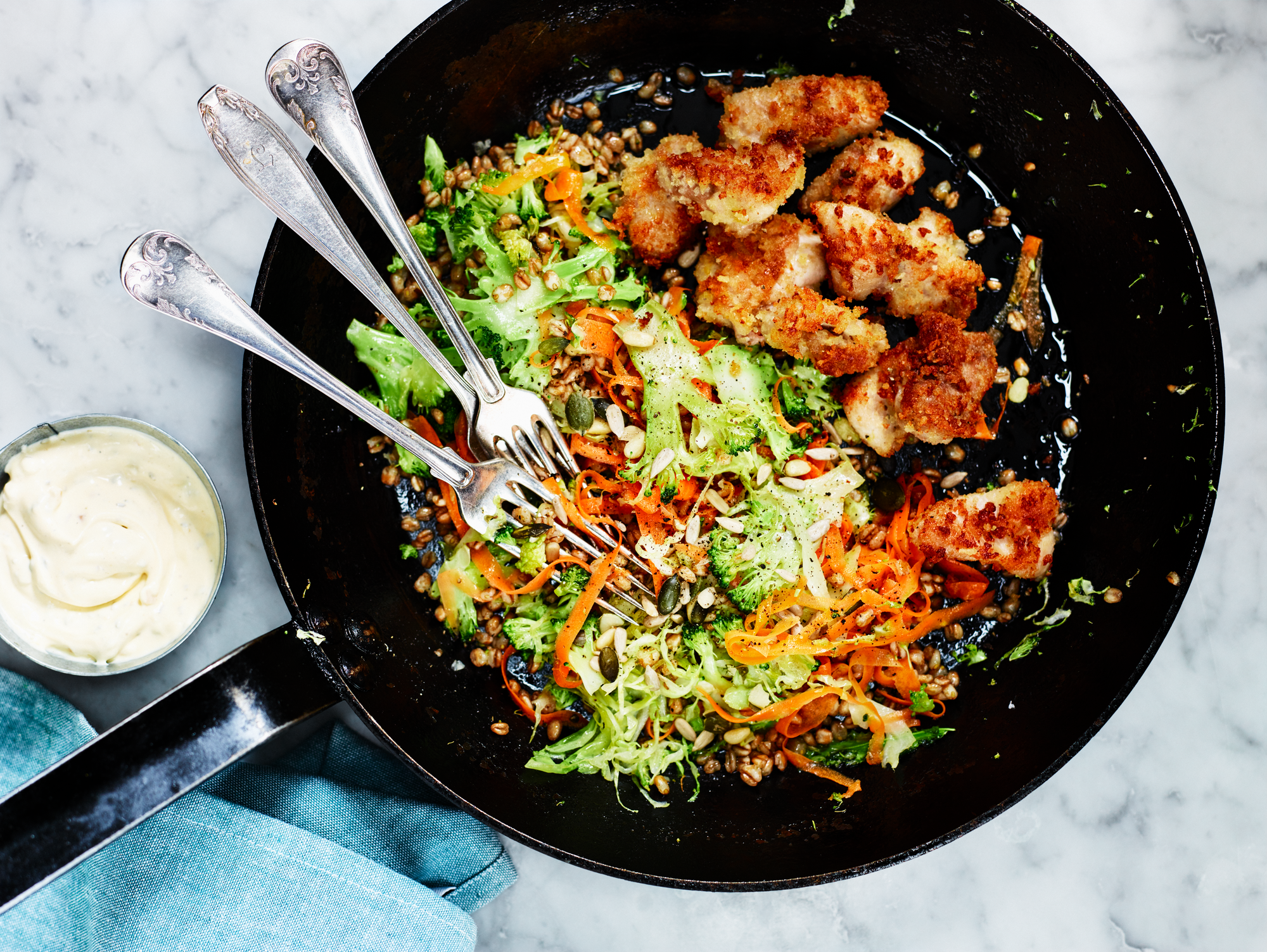 Panko kylling med perlespeltsalat