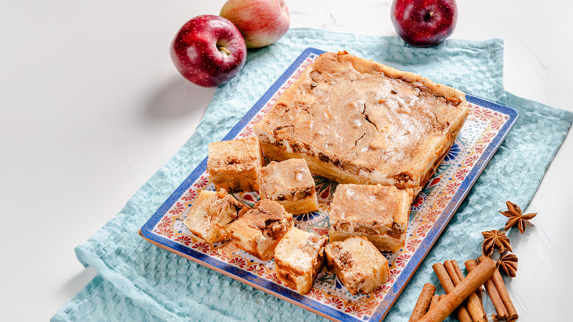 Κέικ μήλου με φρέσκο τυρί κρέμα