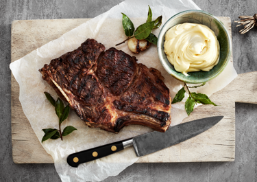 Grillet steak med hvidløgssmør