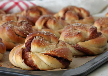 Stora kanelbullar med dinkel