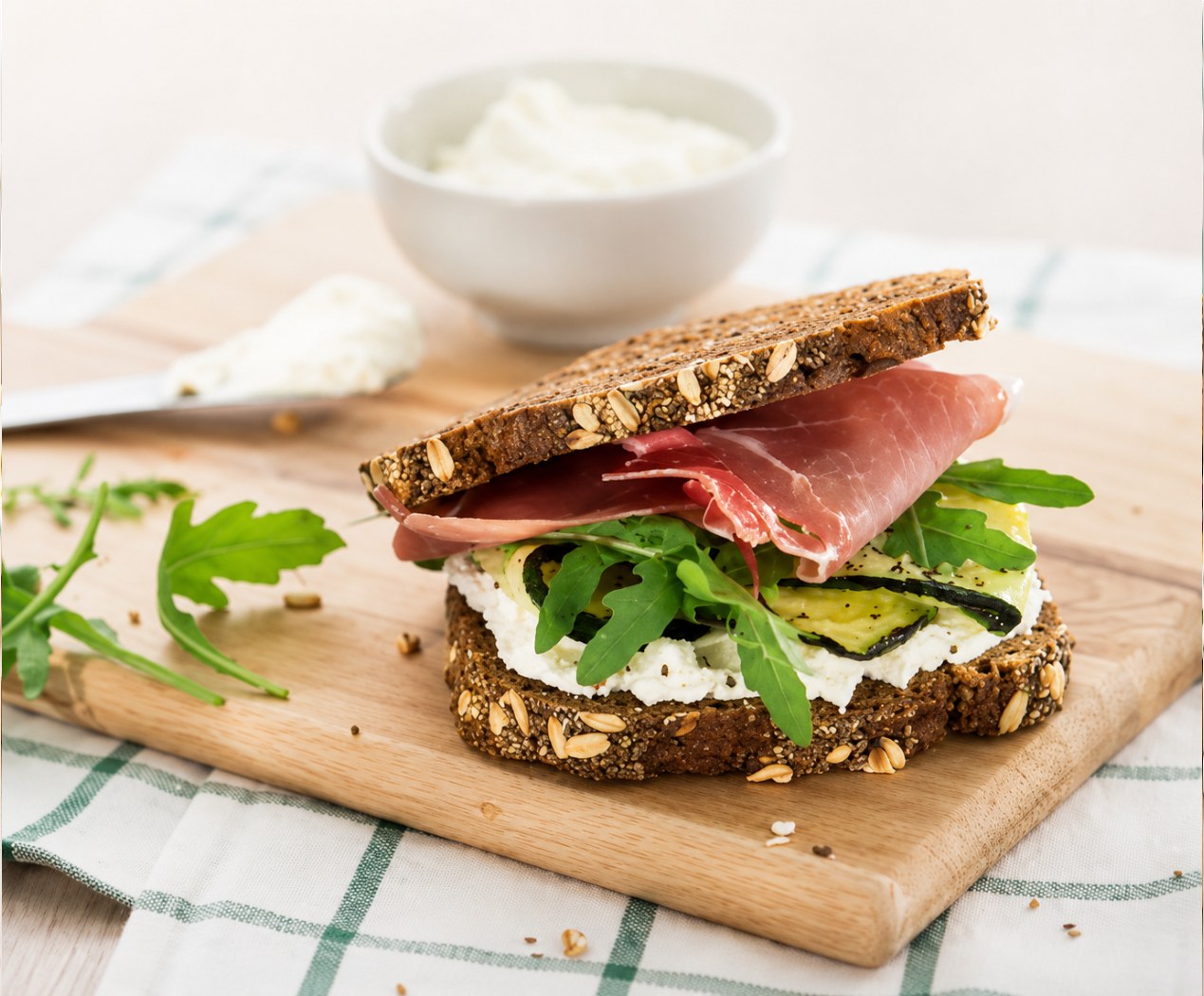 Sandwich de pan de centeno con Arla Queso de Untar