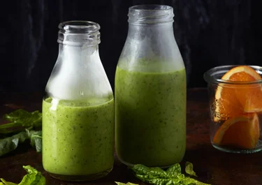 Grön smoothie med spenat och ingefära