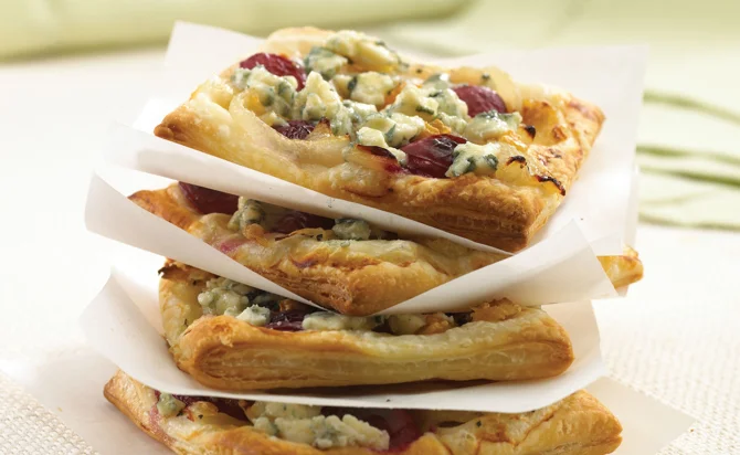 Roasted grape and Blue Cheese Pizza